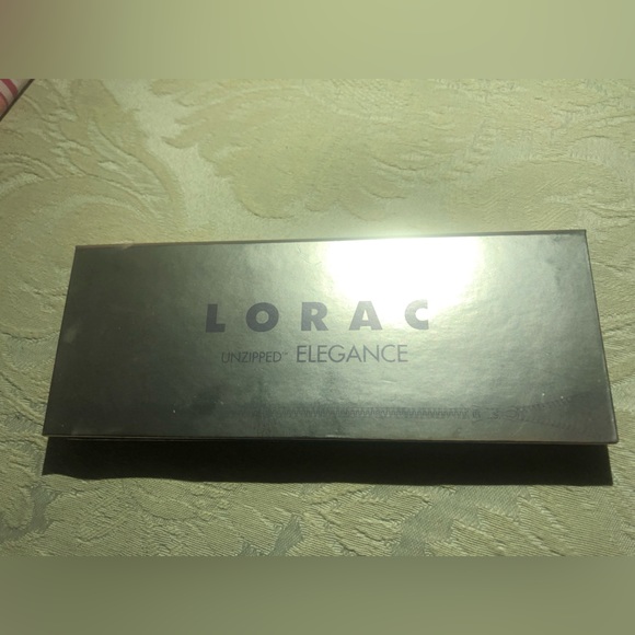 Lorac, Unzipped Elegance Eye Shadow Palette with Dual-Ended Brush 10.5 g - Picture 2 of 4